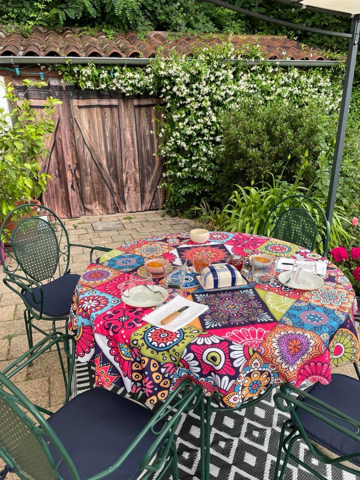 Les Agapanthes Bed & Breakfast Vaux-en-Beaujolais Eksteriør bilde